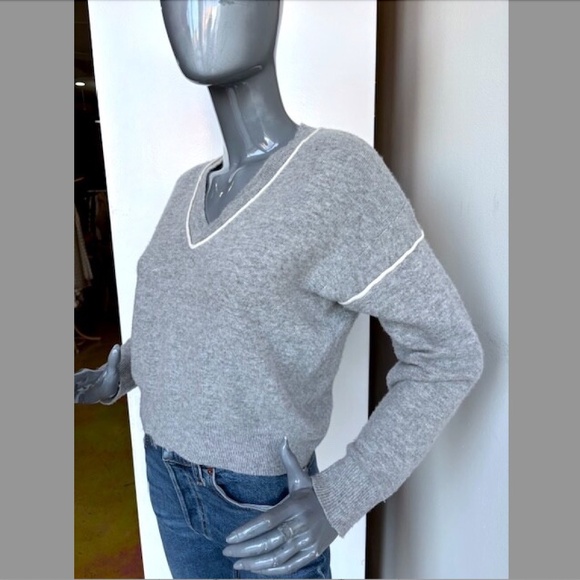 FRAME Wool/Cashmere Blend Cropped V-Neck Sweater EUC/sz XS - Picture 9 of 14